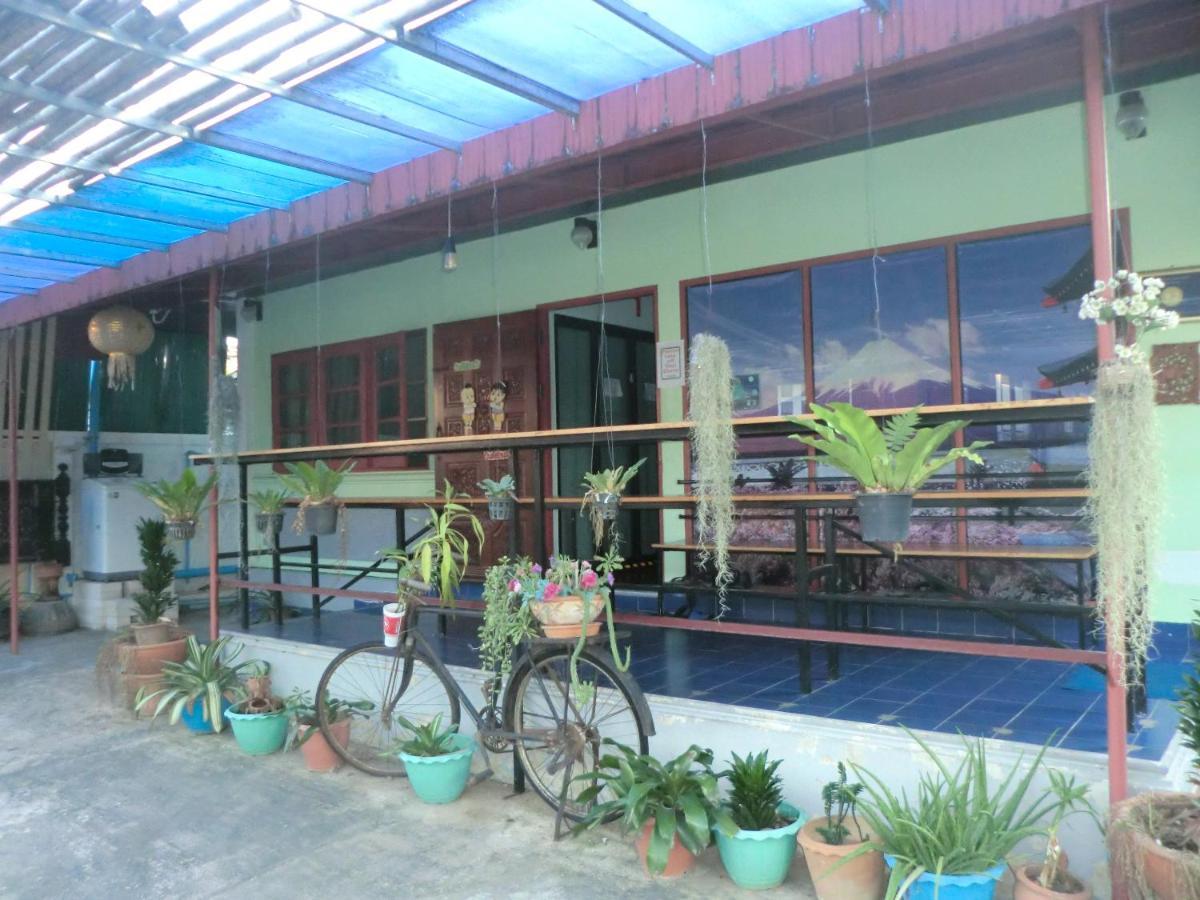 Hostel Sakura House Čiang Mai Exteriér fotografie