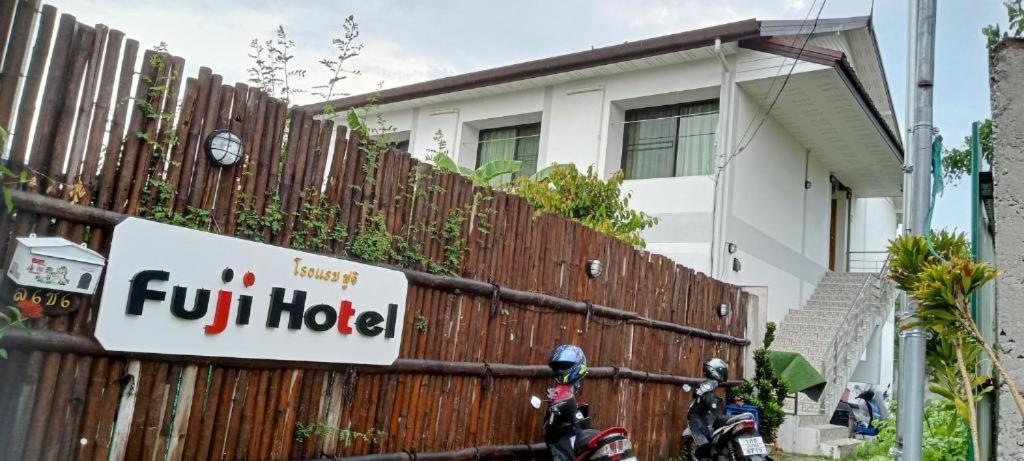 Hostel Sakura House Čiang Mai Exteriér fotografie