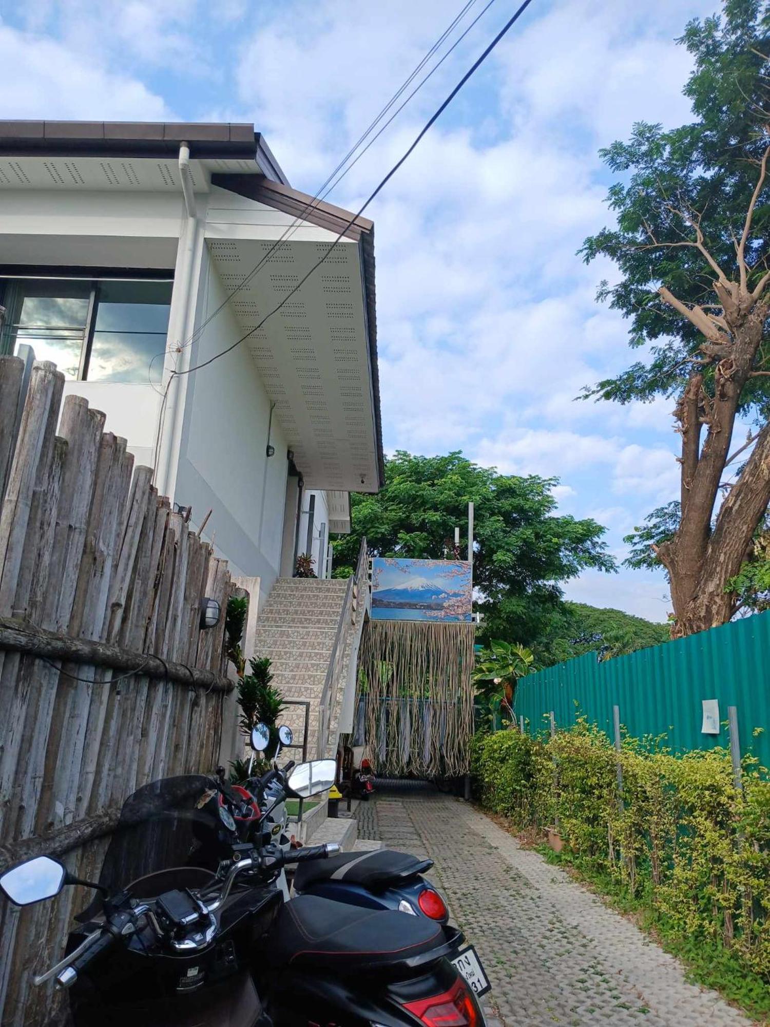 Hostel Sakura House Čiang Mai Exteriér fotografie