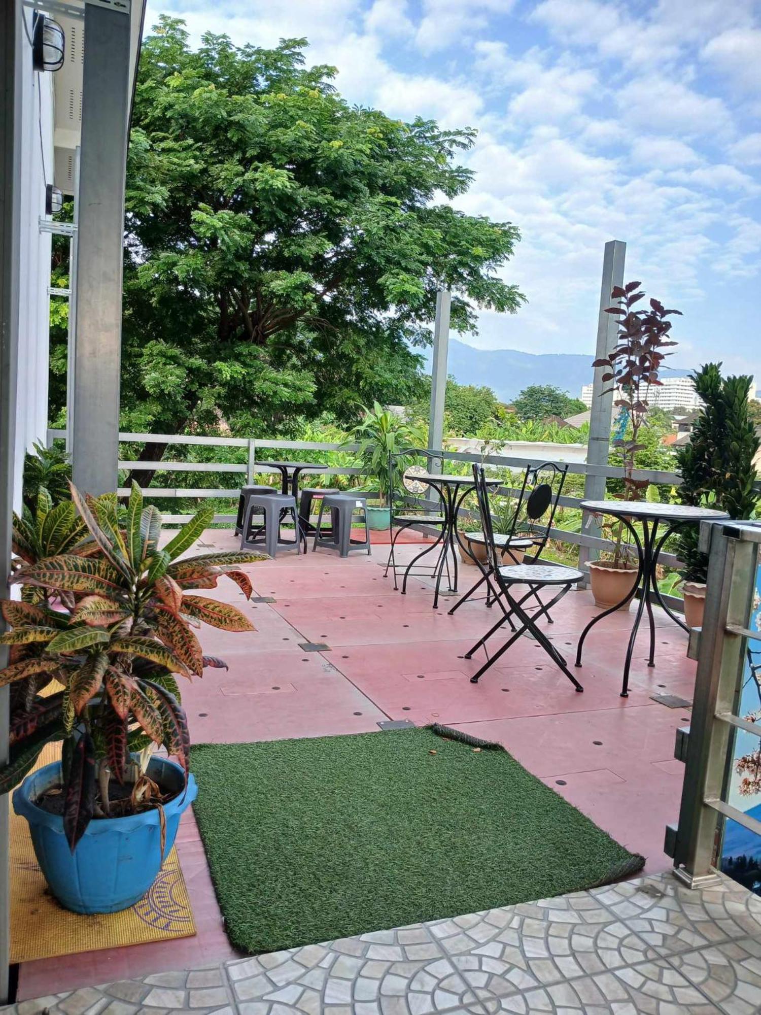 Hostel Sakura House Čiang Mai Exteriér fotografie