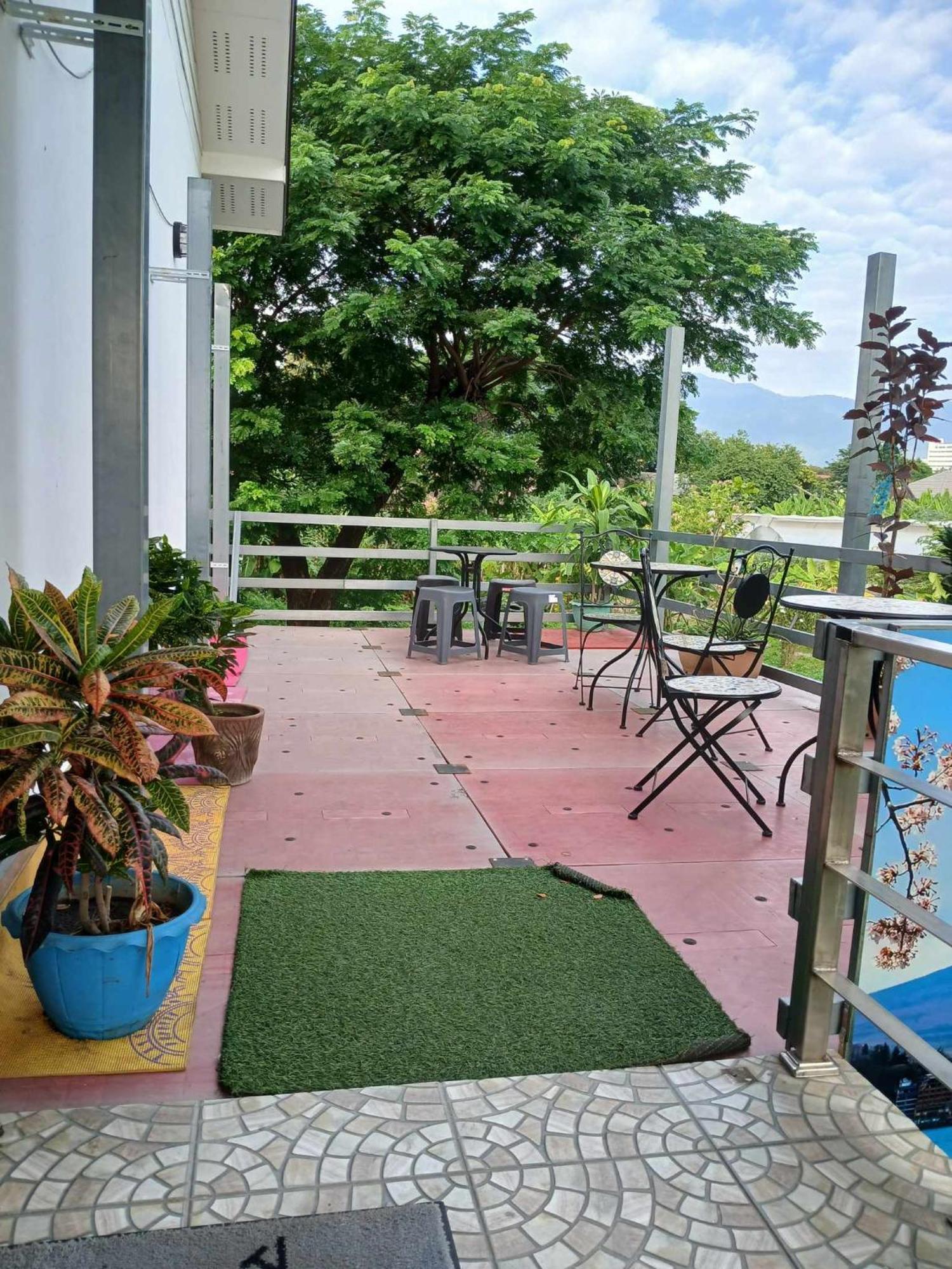Hostel Sakura House Čiang Mai Exteriér fotografie