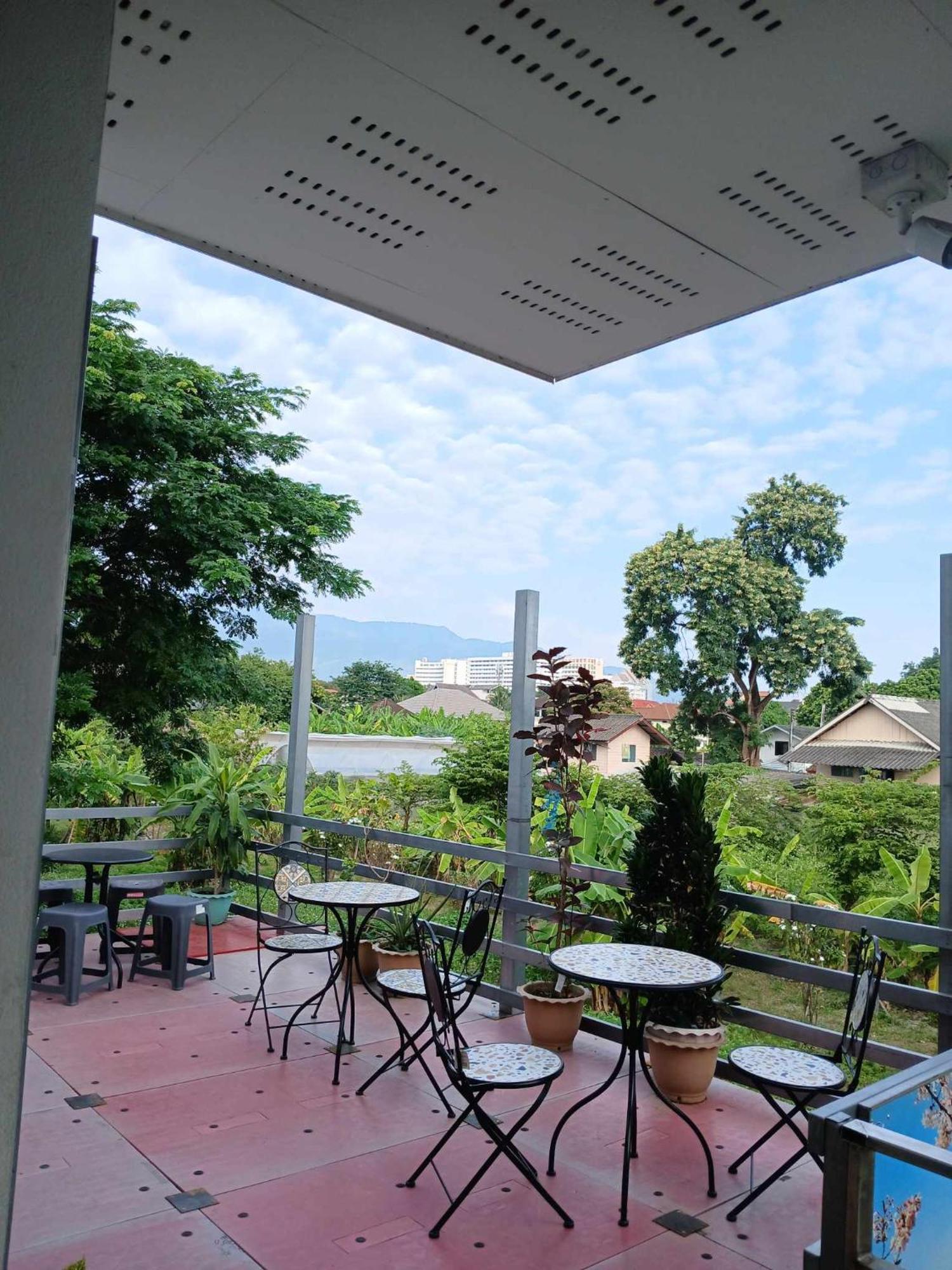 Hostel Sakura House Čiang Mai Exteriér fotografie