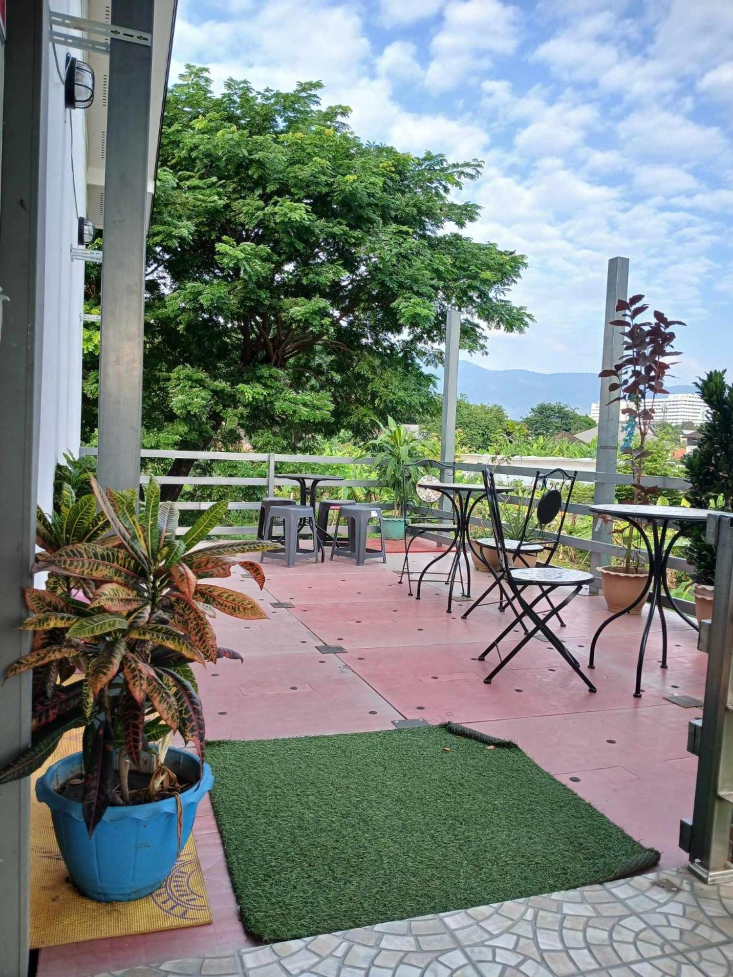 Hostel Sakura House Čiang Mai Exteriér fotografie